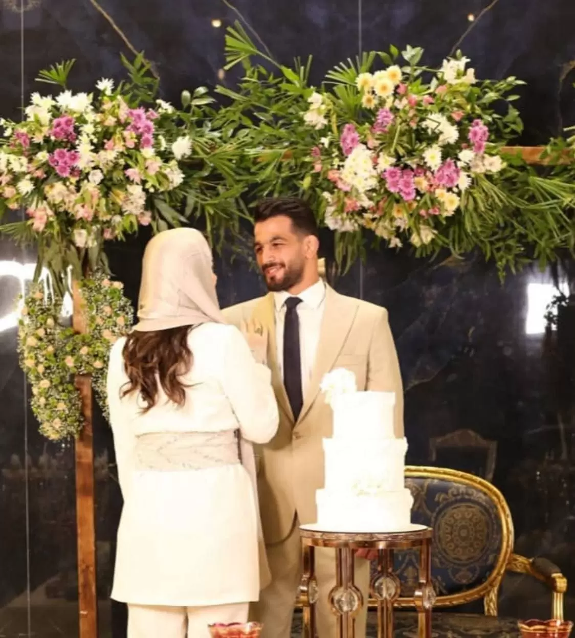 حسن یزدانی رسما ازدواج کرد و داماد شد  | تصاویر دامادی حسن یزدانی در کنار عروسش 